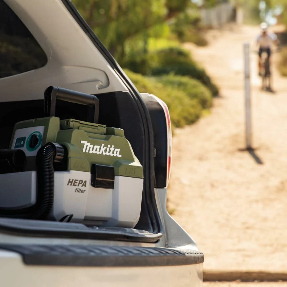 Makita Outdoor Adventure 18V LXT Brushless Wet Dry Vacuum 11 Makita Outdoor Adventure 18V LXT Brushless Wet Dry Vacuum - Image 9