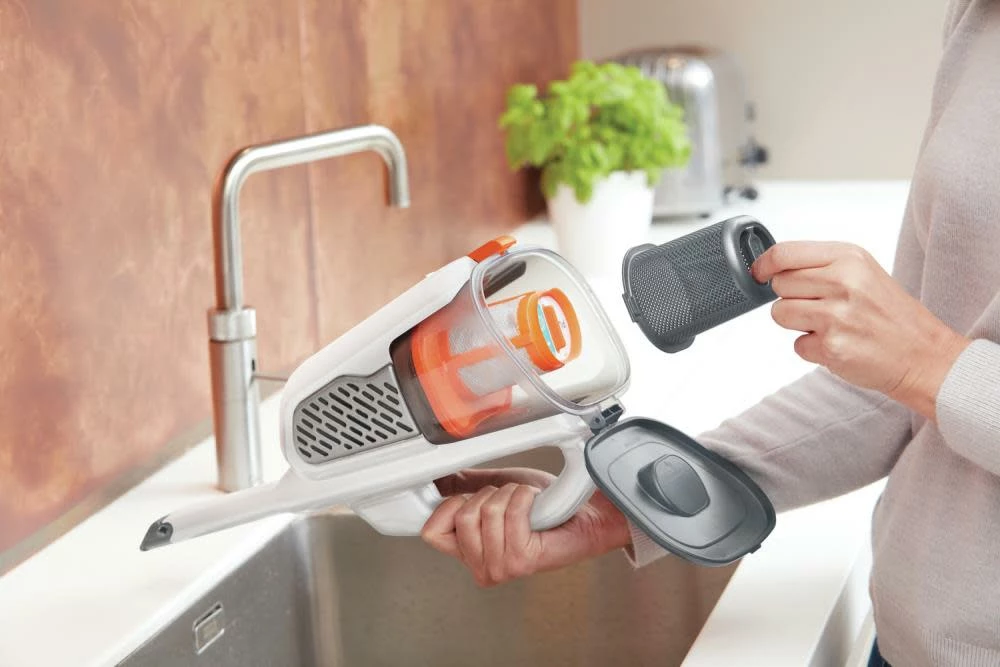Black And Decker 12V Cordless Handheld Vacuum 13 Black And Decker 12V Cordless Handheld Vacuum - Image 11
