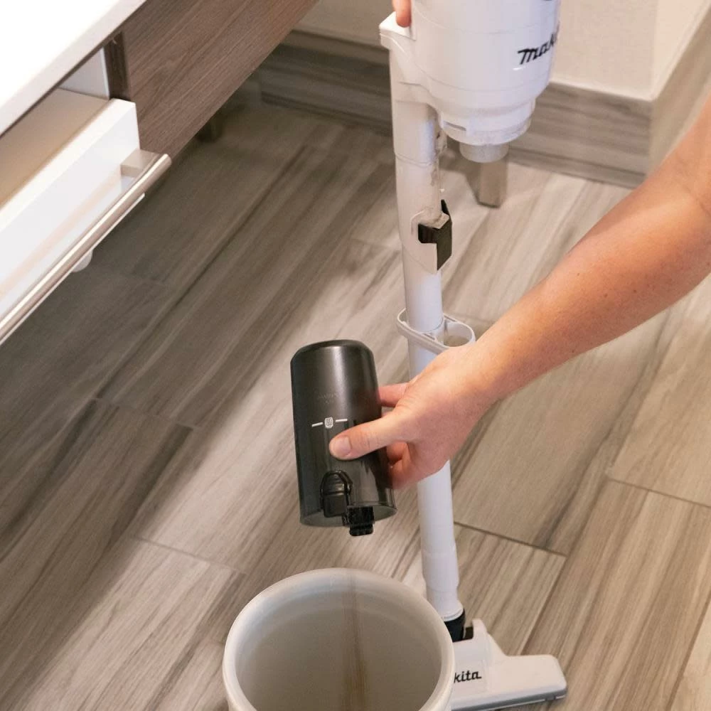 Makita 40V Max XGT Cyclonic HEPA Compact Stick Vacuum Kit 12 Makita 40V Max XGT Cyclonic HEPA Compact Stick Vacuum Kit - Image 10