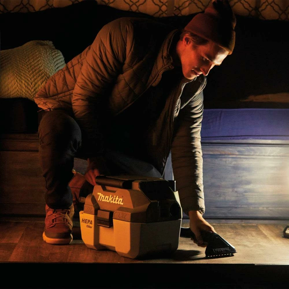 Makita Outdoor Adventure 18V LXT Brushless Wet Dry Vacuum 5 Makita Outdoor Adventure 18V LXT Brushless Wet Dry Vacuum - Image 3