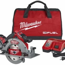 Milwaukee M18 FUEL 7-1/4 In. Circular Saw Kit