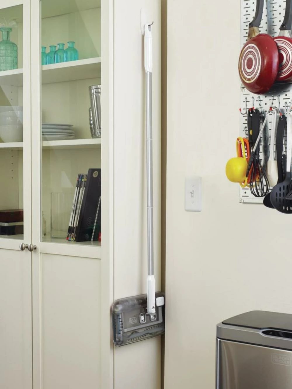 Black And Decker 30 Minute Runtime Lithium Powered Sweeper 22 Black And Decker 30 Minute Runtime Lithium Powered Sweeper - Image 20