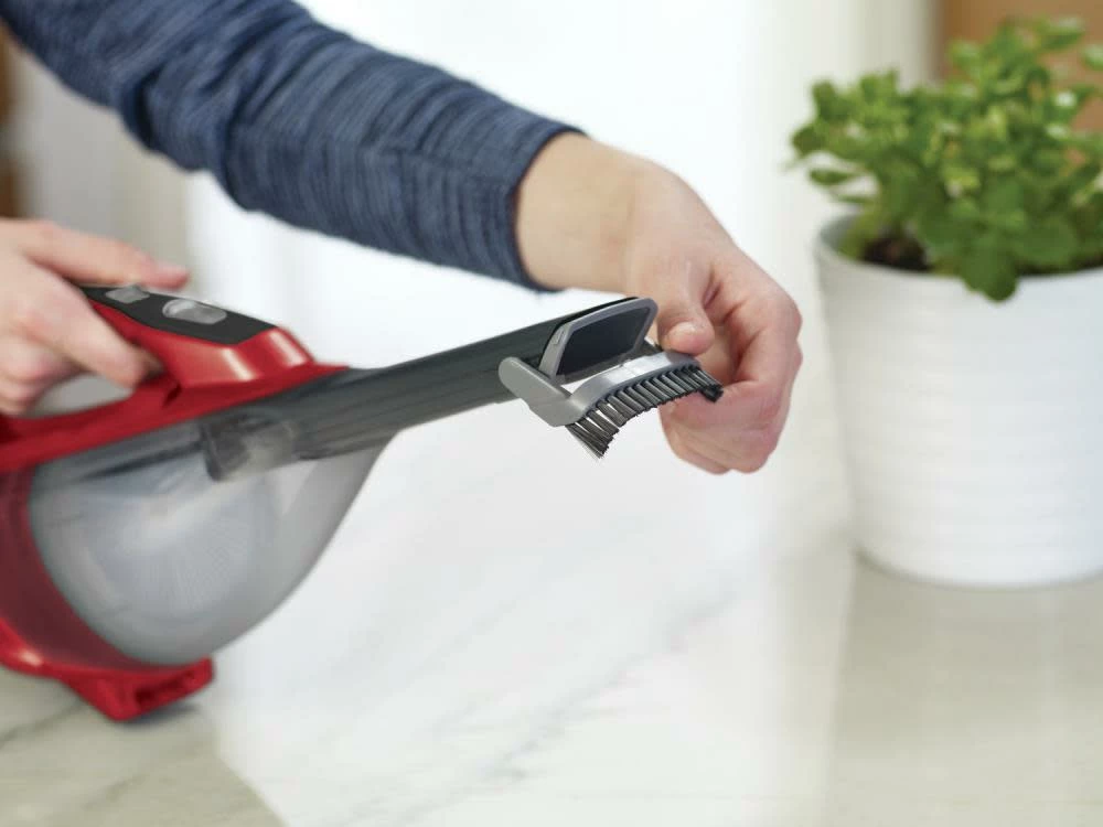 Black And Decker DUSTBUSTER Hand Vacuum Chili Red 10 Black And Decker DUSTBUSTER Hand Vacuum Chili Red - Image 8